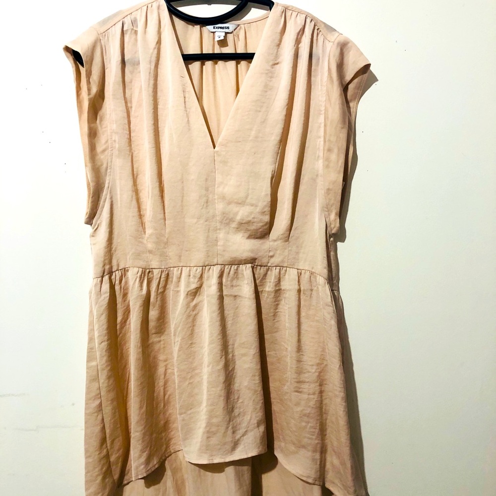 express  waist cover belly cover buttocks casual short sleeve shirt size M